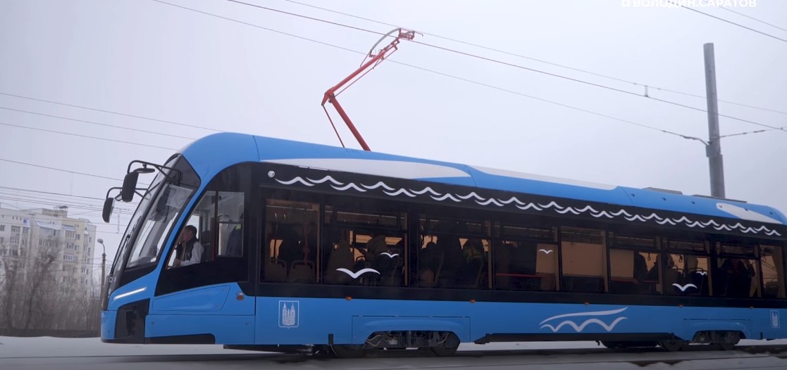 Около половины новых саратовских трамваев стоят в депо разбитые после аварий